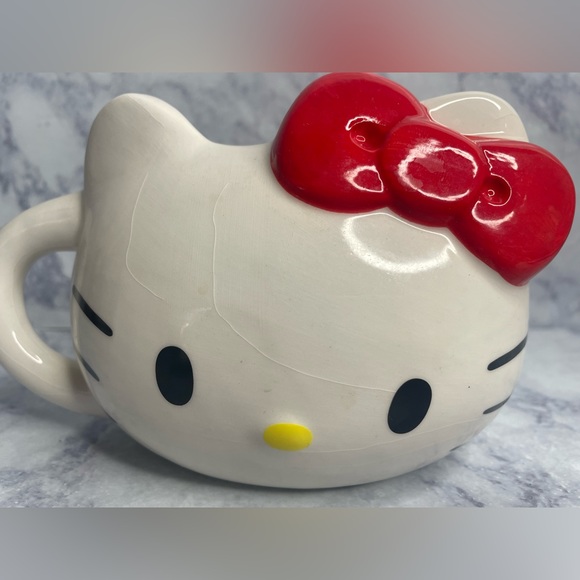 Hello Kitty Mug - Picture 2 of 6